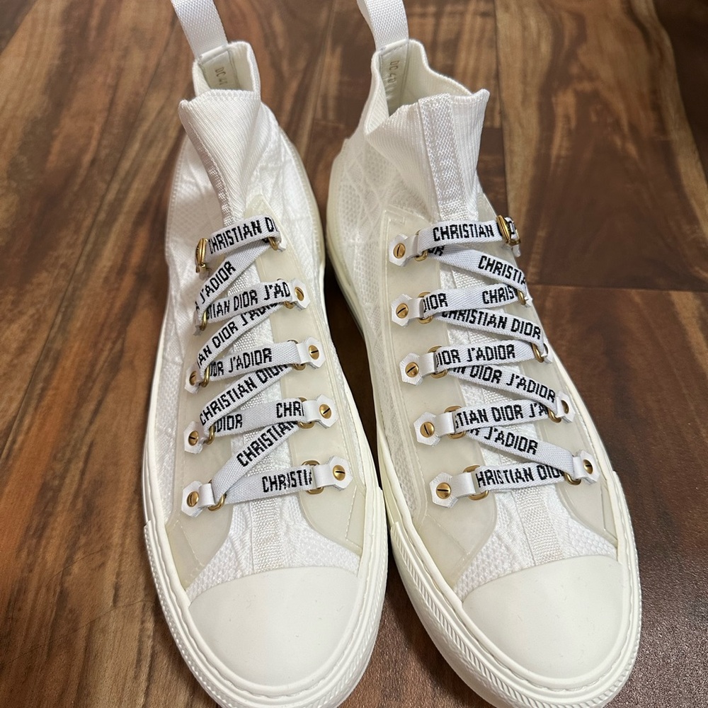 Christian Dior White Sneakers with Logo Laces